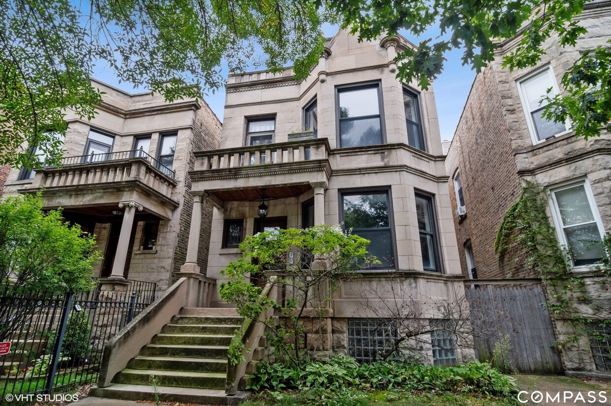 Primary Photo - 1211 W Addison St