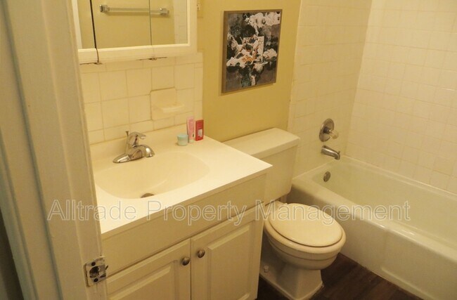Foto del edificio - 4204 Norbrook Dr