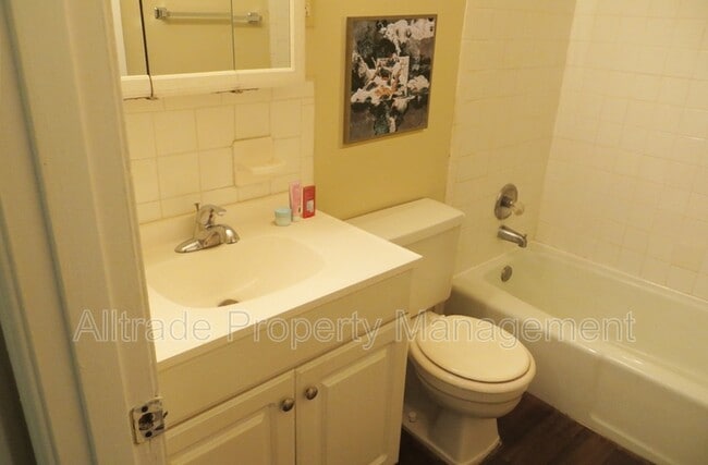 Building Photo - 4204 Norbrook Dr