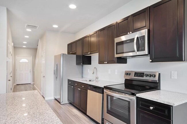 Foto del edificio - Lovely 3 bed/2.5 bath 1 car garage