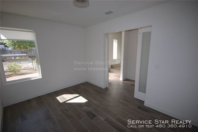 Building Photo - Modern Luxury Living!! Move In Special!