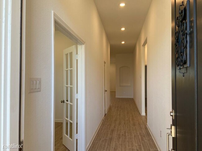 Foto del edificio - 4 br, 3.5 bath House - 2335 Keystone Ridge Ln