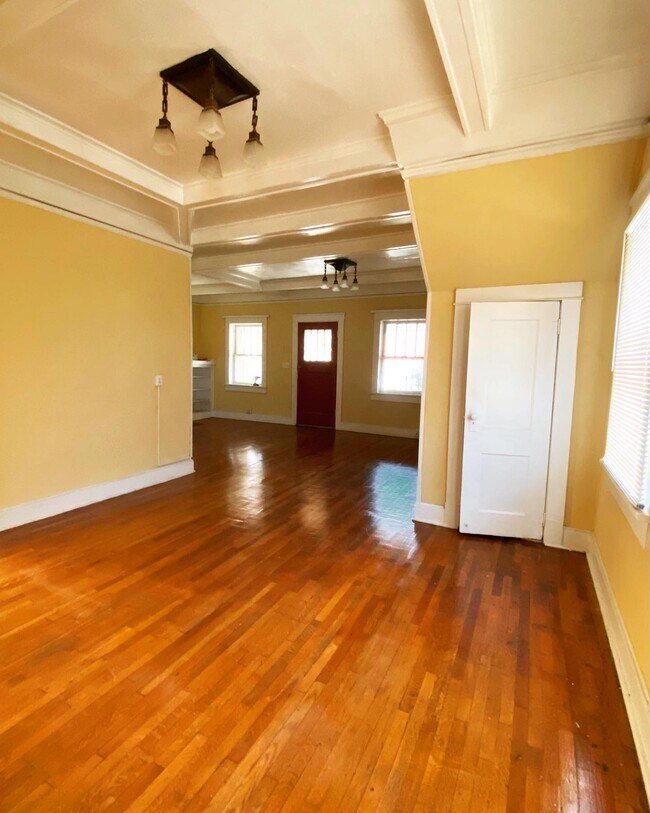 Building Photo - 820 Prospect St