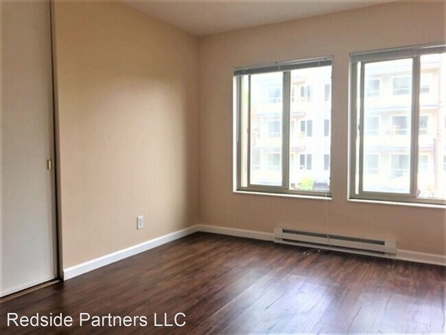 Building Photo - 1 br, 1 bath Apartment - 4225 11th Ave NE