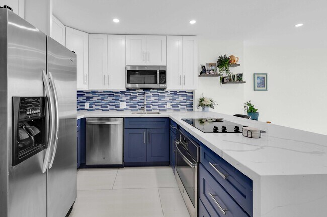 Building Photo - 20335 W Country Club Dr