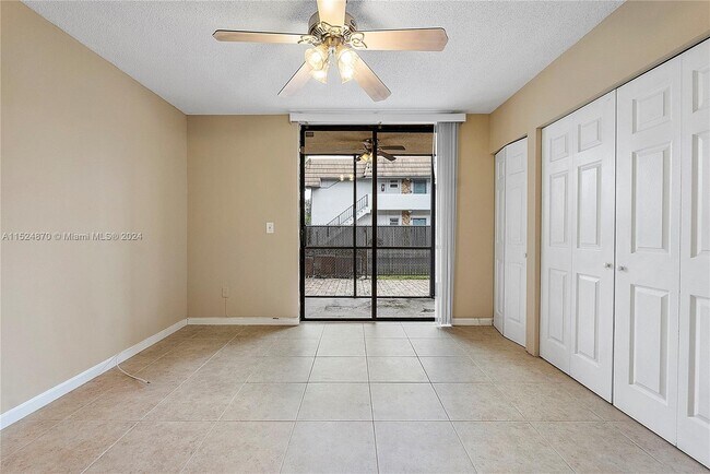 Building Photo - 3361 NW 85th Ave