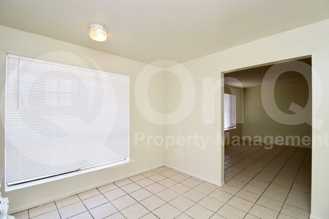 Building Photo - 4050 E St Anne Ave