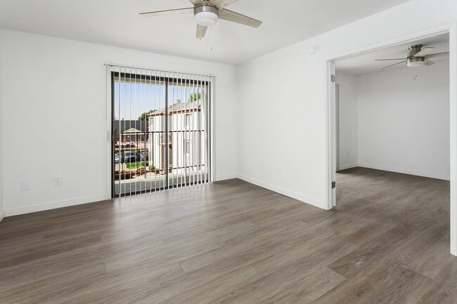 Building Photo - Villa de Cortez