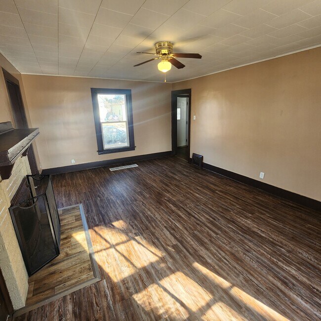 Foto del edificio - 208 E Roselawn St