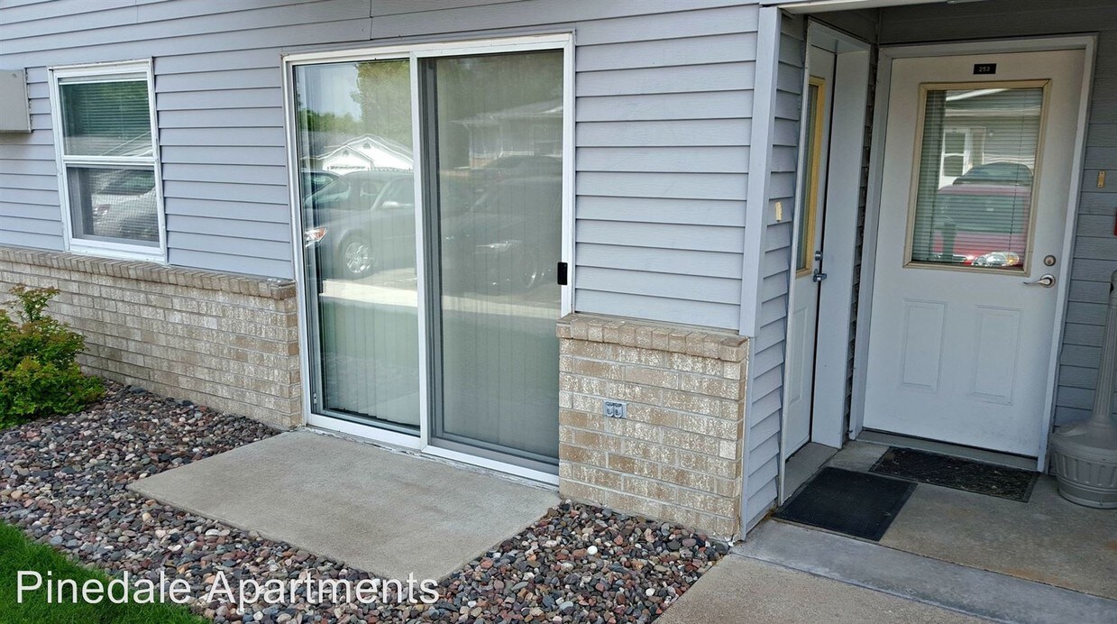 Primary Photo - 388 Red Cedar St