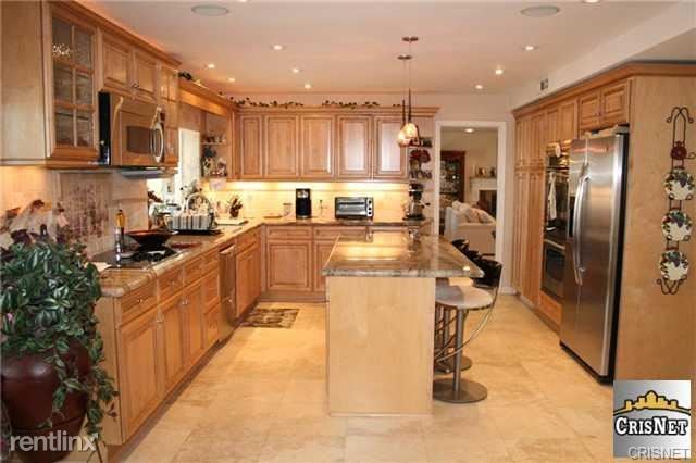 Building Photo - 4 br, 3 bath House - 19021 Kilfinan St