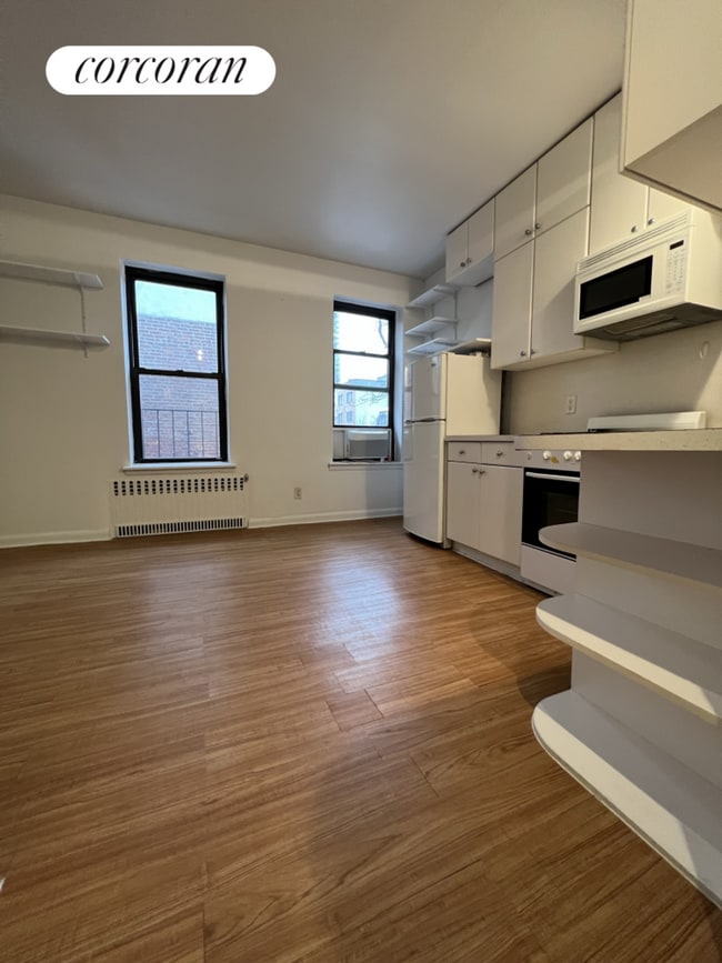 Building Photo - 448 E 87th St