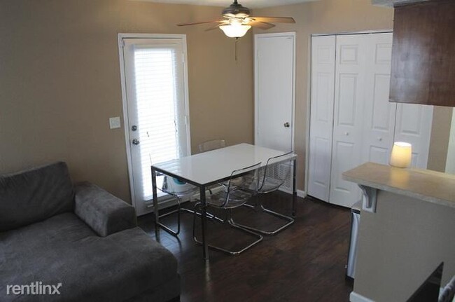 Building Photo - 1 br, 1 bath  - 1681 Pyrenees Ave Apt 85