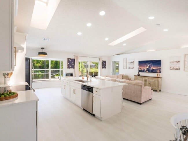 Building Photo - 1123 Hollow Oak Ct