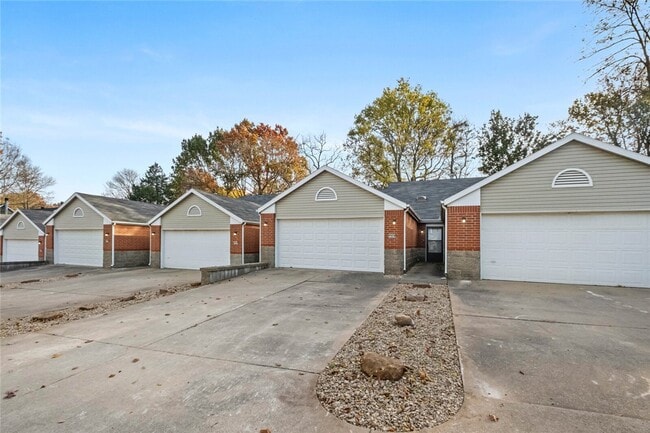 Building Photo - 2066 N Kantz Ln