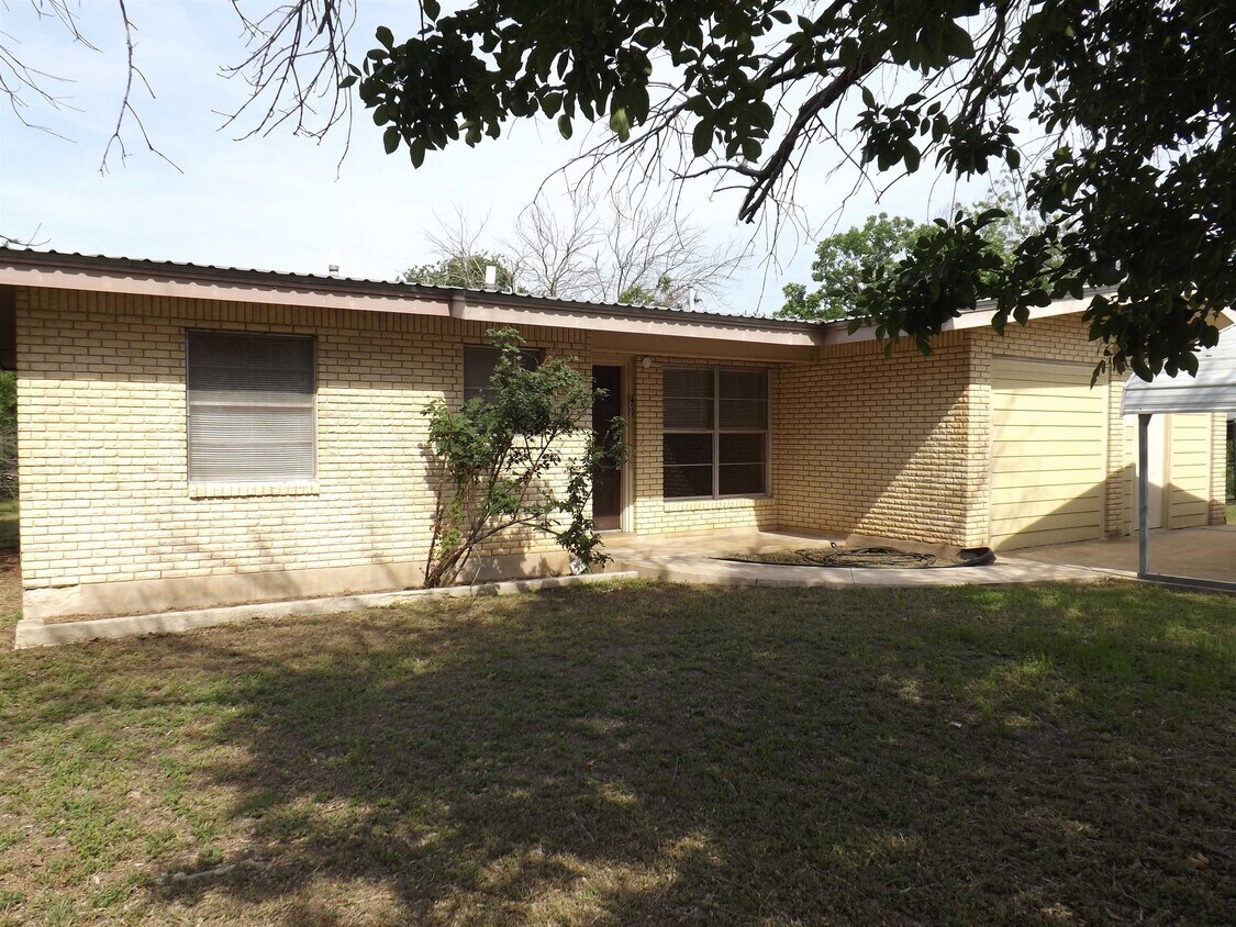 Primary Photo - 702 N Silver St