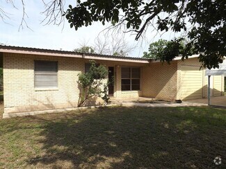 Building Photo - 702 N Silver St