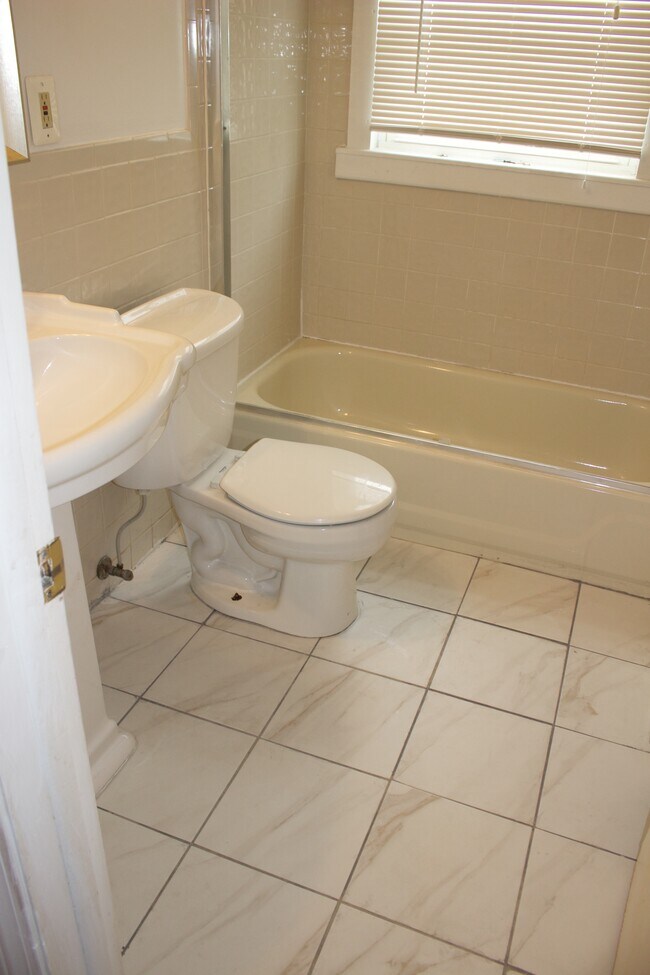 24363 Eton Ave, Dearborn Heights, MI 48125 House Rental in Dearborn