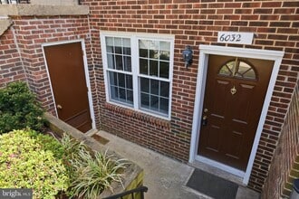 Building Photo - 6032 Old Landing Way