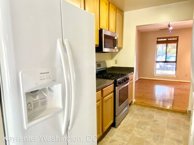 Building Photo - 3 br, 2.5 bath House - 1619 Gainesville St...