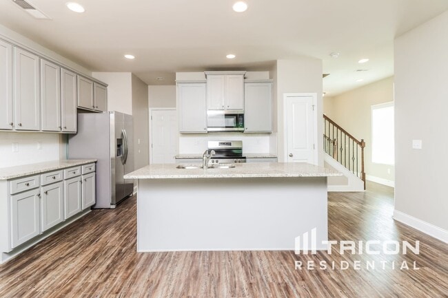 Building Photo - 673 Ireland Ln