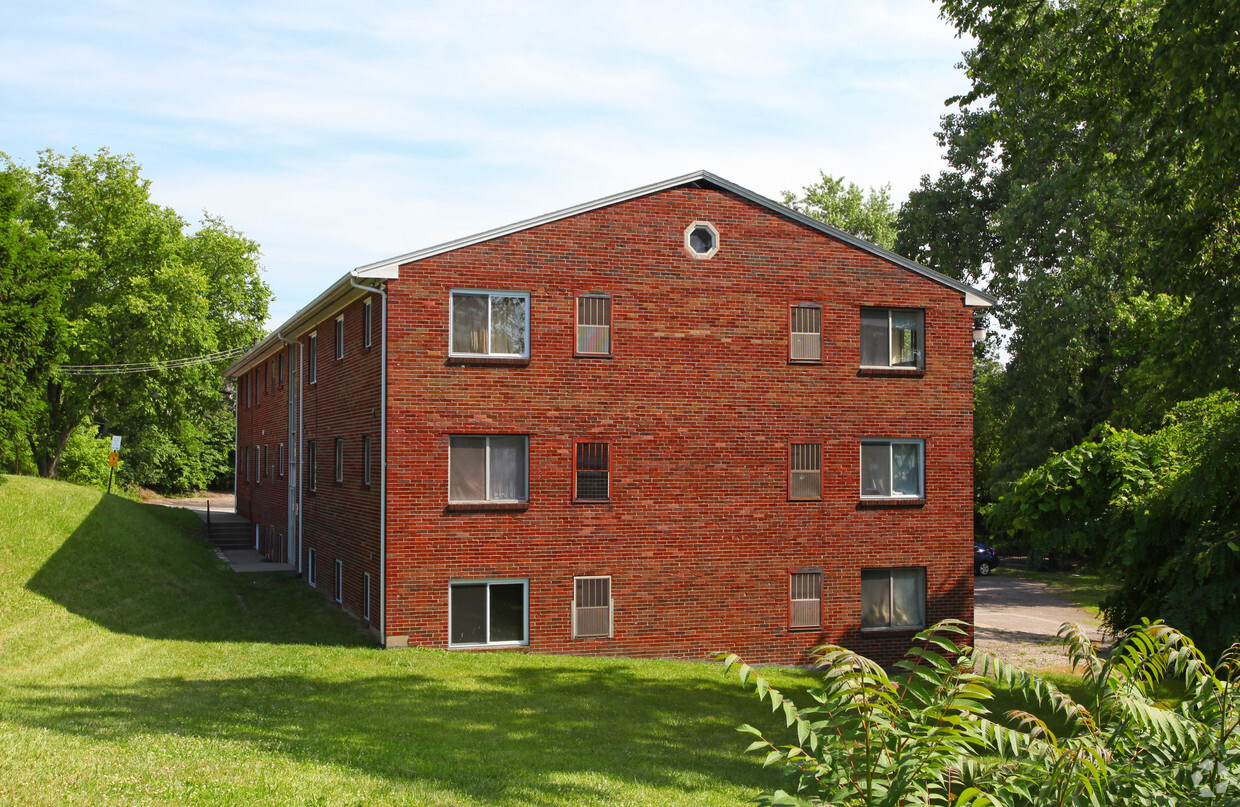 Building Photo - Arrowhead Apartments