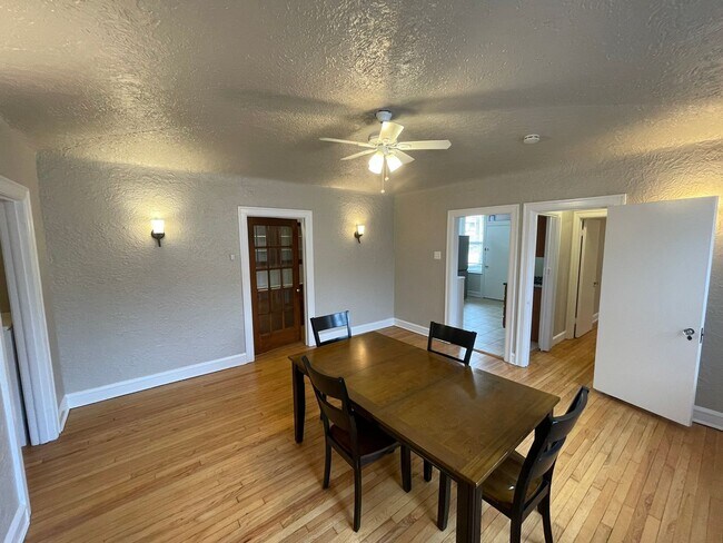 Building Photo - CityFlats LLC - 822 E. 52nd St.
