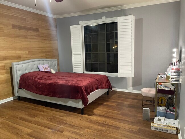 Master bedroom - 2700 Revere St