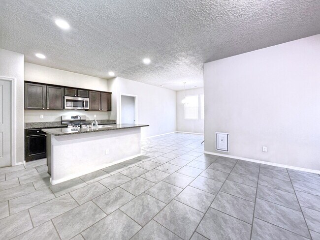 Foto del edificio - Wonderful, Newer 4 BR Home in Cleveland Heights!