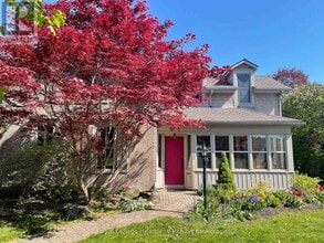 Building Photo - 261 Cobourg St