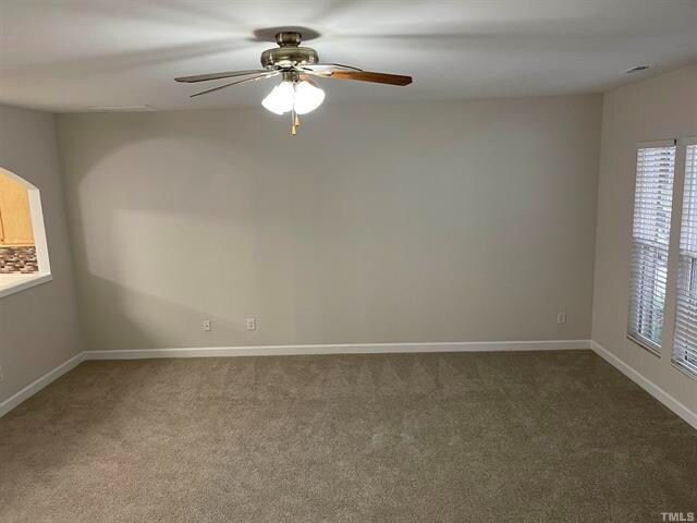 Foto del edificio - 706 Walnut Woods Dr