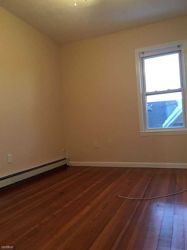 Building Photo - 315 Freeport St