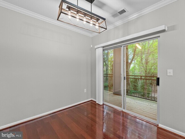 Foto del edificio - 12120 Garden Ridge Ln