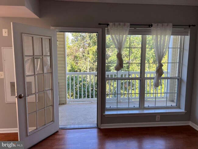 Foto del edificio - 4551 Strutfield Ln