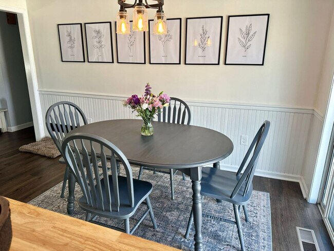 Foto del edificio - 12511 Salisbury Rd