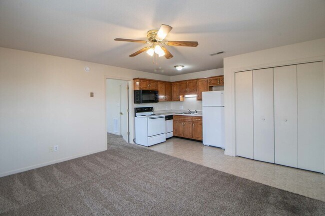 Foto del edificio - 3292 Tower Dr