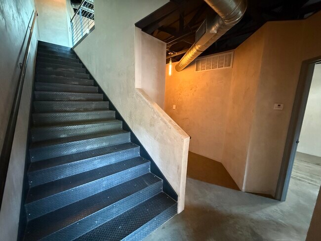 Foto del edificio - 825 W Daggett Ave