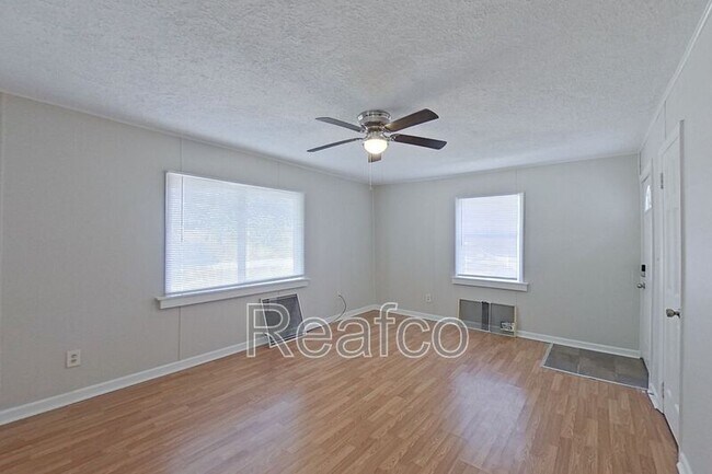 Building Photo - 671 S Wheatland Ave