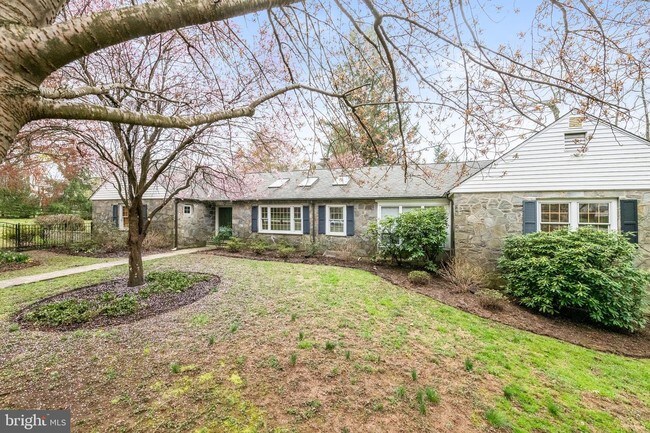 Building Photo - 465 Boxwood Rd