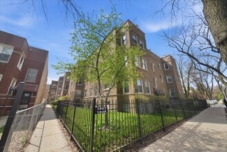 Building Photo - 1849 W Greenleaf Ave