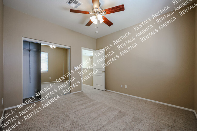 Foto del edificio - Gated - Beautiful Two-Story Condo w/ Garage!