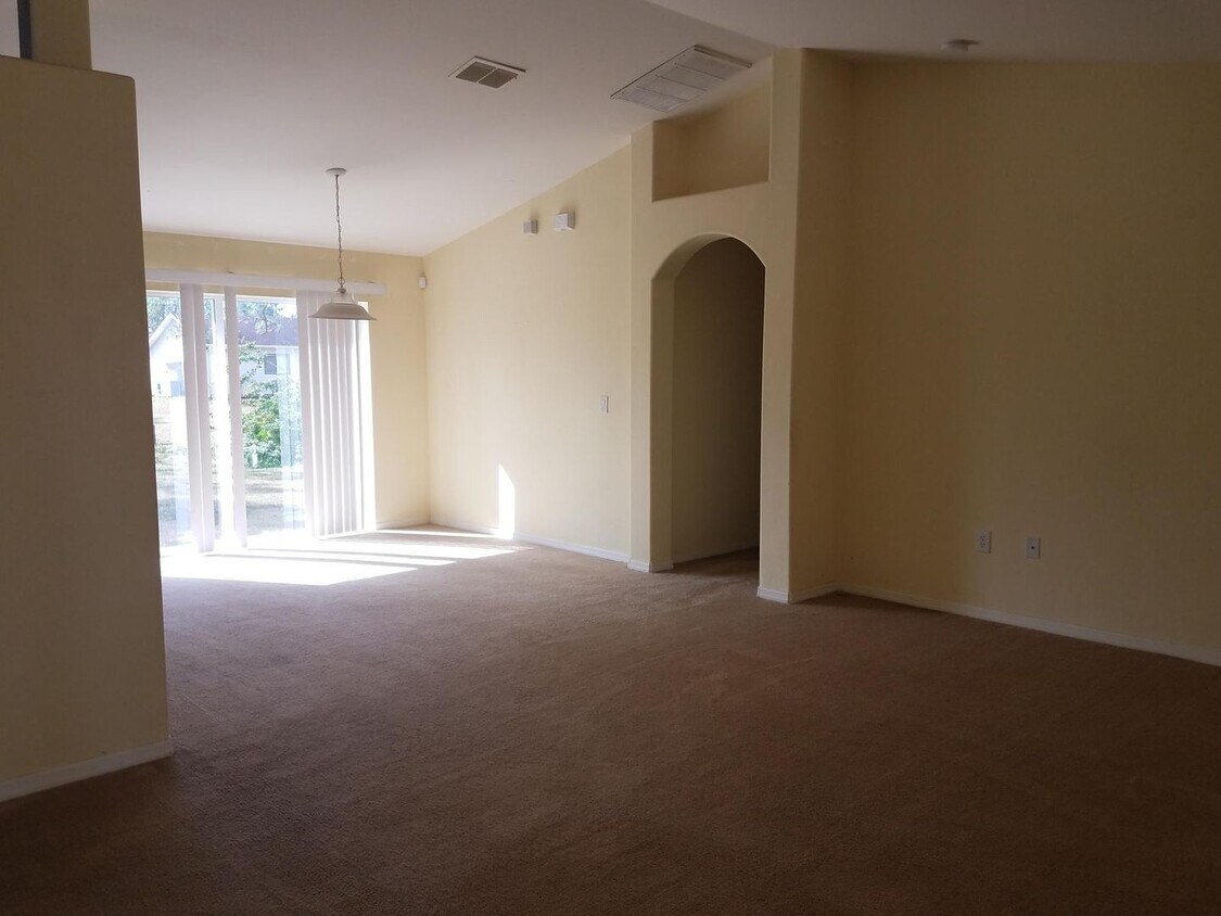 Foto principal - 3213 22nd St W