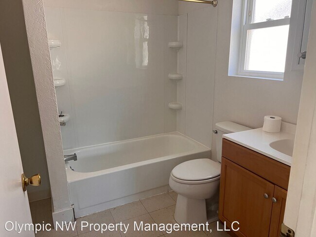 Building Photo - 2 br, 1 bath House - 655 Pleasant Ave