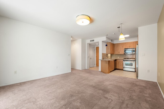 Building Photo - 267 S San Pedro St