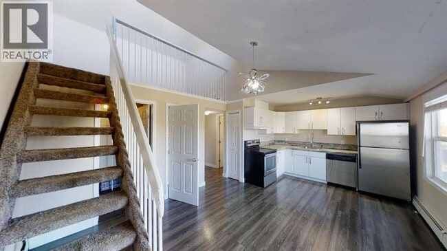 Building Photo - 7201 Poplar Dr