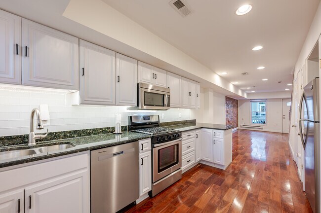 Foto del edificio - 708 19th St NE