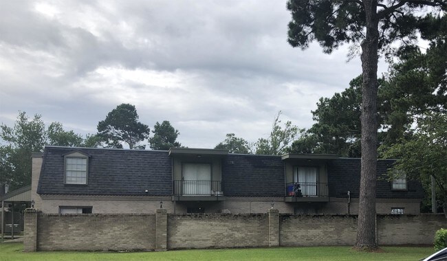 Foto del edificio - 6325 Calder Ave