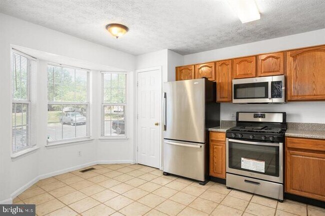 Building Photo - 504 Tolbelt Ct