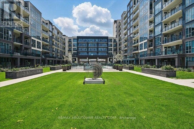 Building Photo - 16-116 Concord Pl