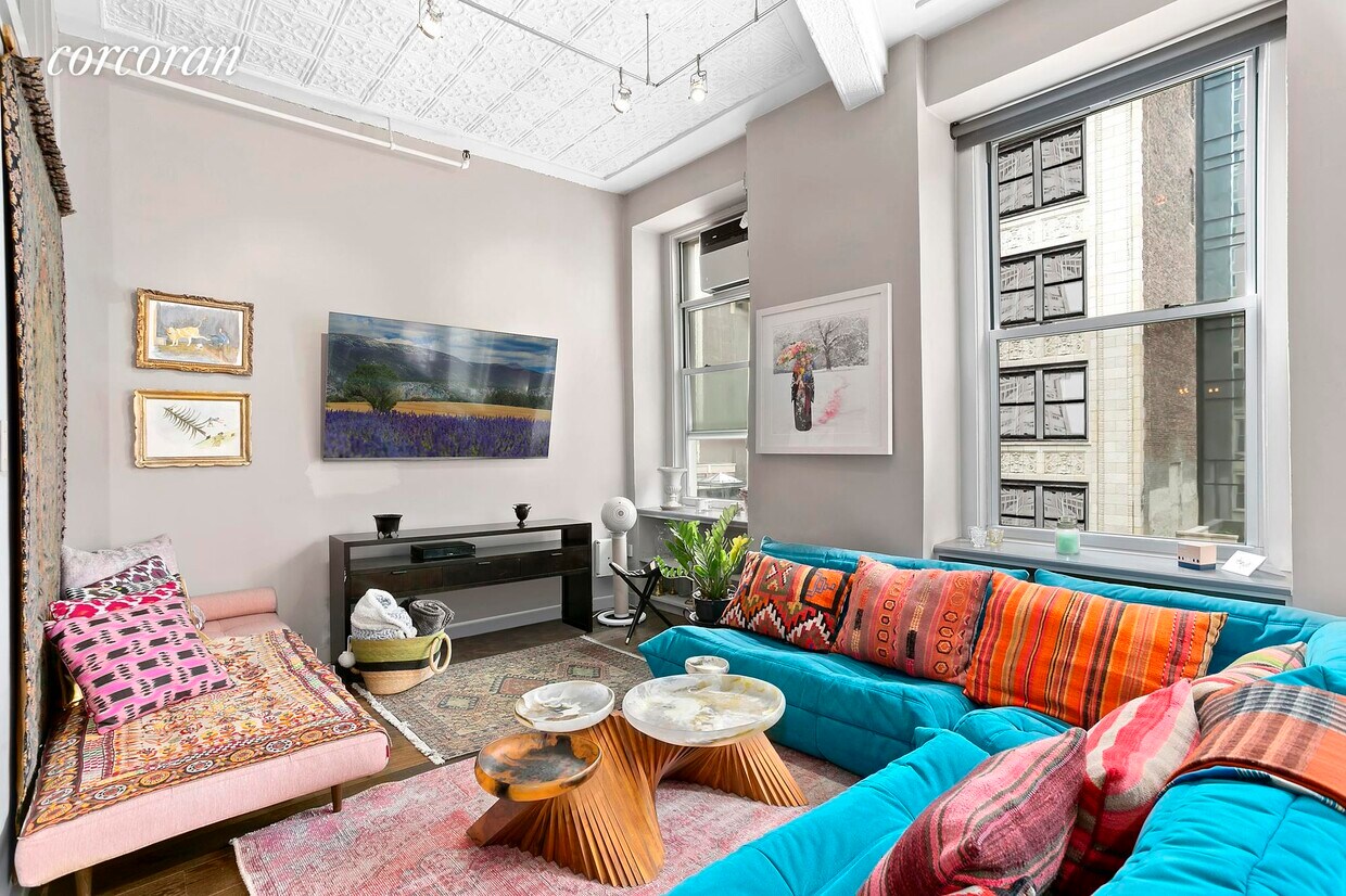 Primary Photo - 107 W 25th St